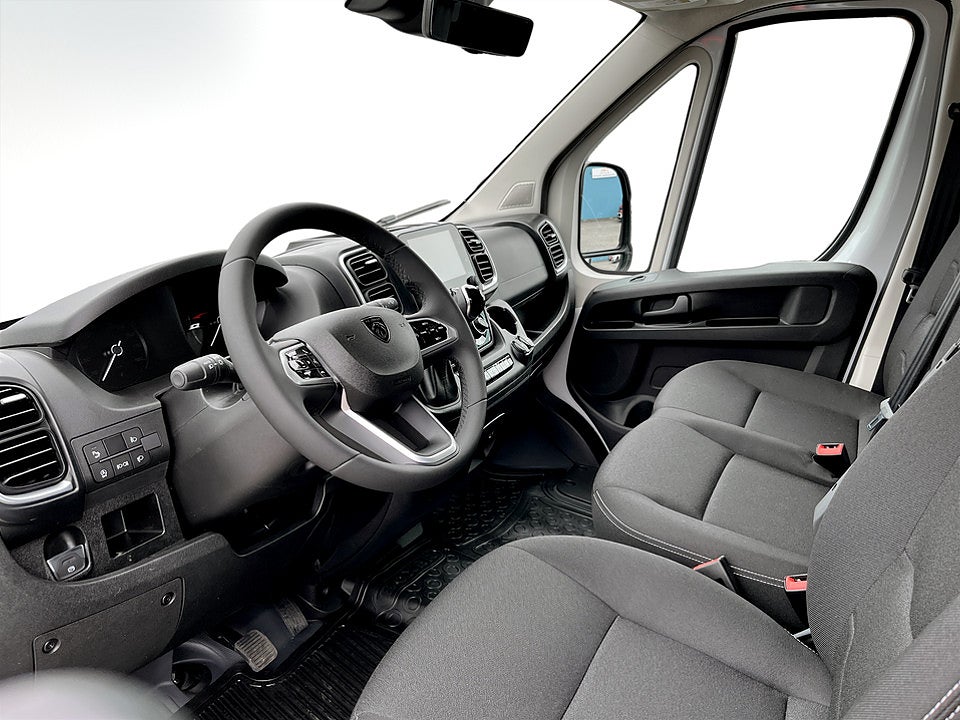 Bild på Peugeot Boxer BlueHDi 140hk Aut L3H2 - OMGÅENDE LEVERANS!