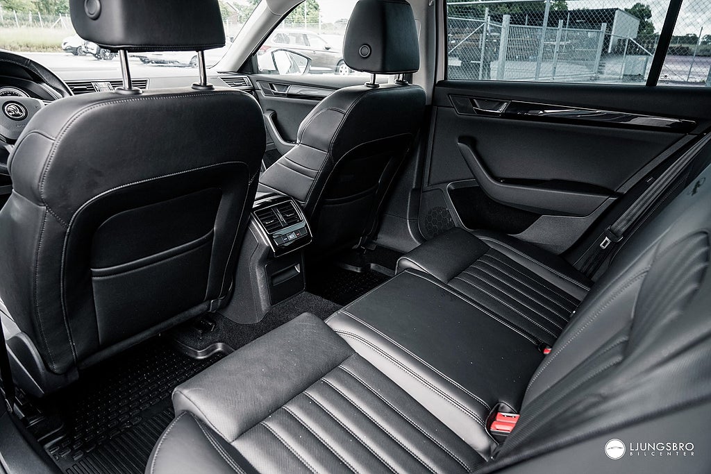 Skoda Superb Skoda Superb 2.0 TDI 4x4 L&K 190hk / Drag / Canton / D-Värmare