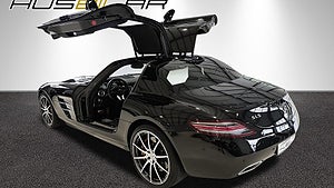 Mercedes-Benz SLS AMG är enligt försäljaren i mycket fint skick. 