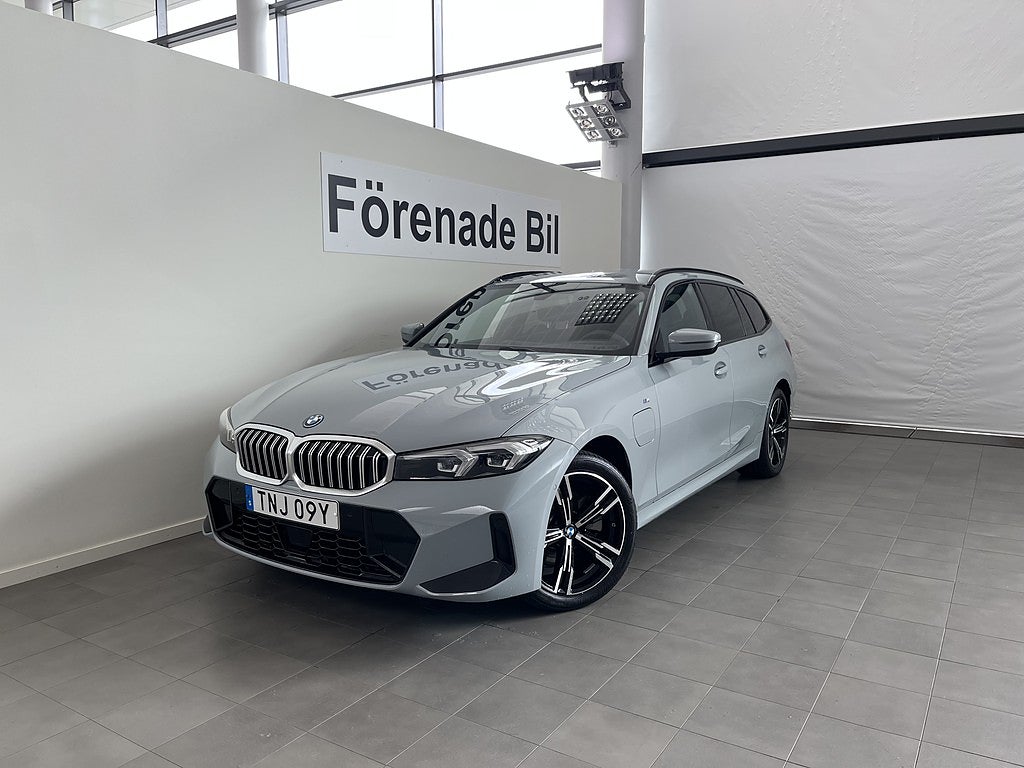 BMW 330e xDrive Touring M Sport Drag Rattvärme Park Assist 