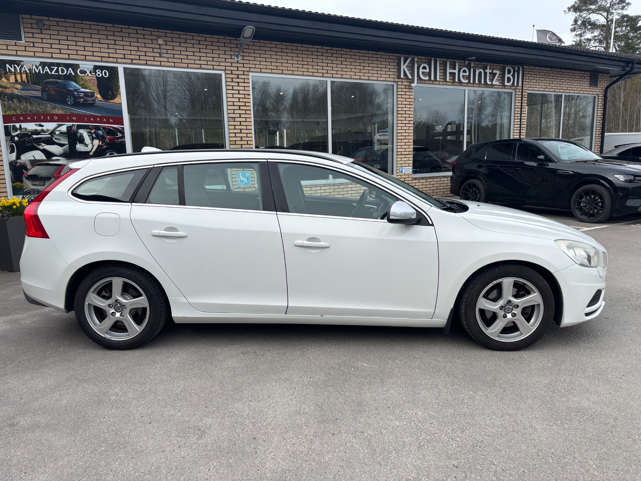 Volvo V60 2012, photo 6/44