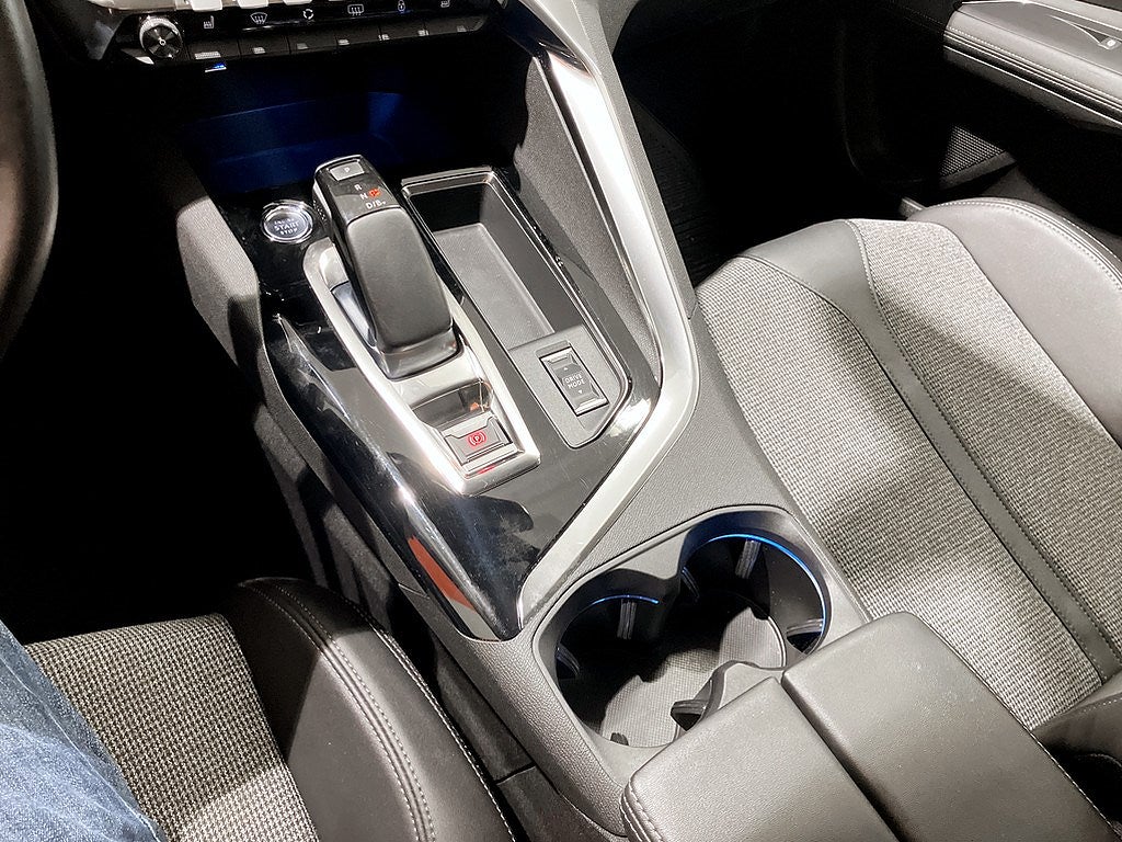 Bild på Peugeot 3008 Allure PHEV 225hk Aut - CARPLAY, MOTORVÄRMARE