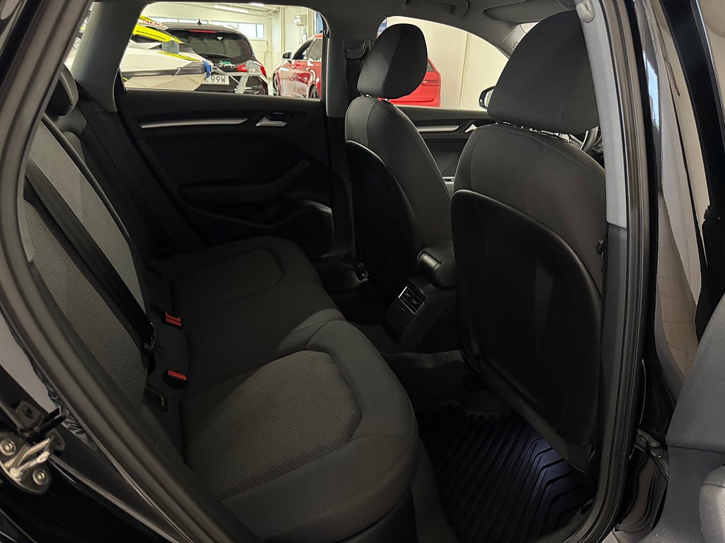 Audi A3 2019 - miniatyr 10