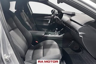 Halvkombi Mazda 3 11 av 30