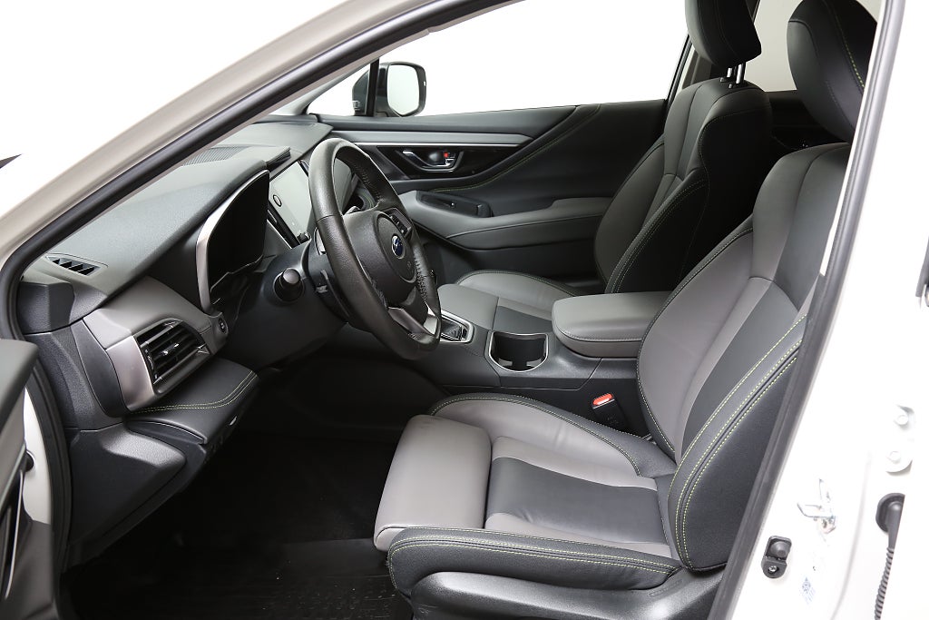 Subaru Outback 2,5i XFuel Field AWD Aut Bränslevärmare Drag 2024