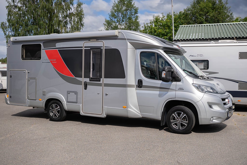Bürstner T Nexxo 690 *Långbäddar / Solcell / Vinteranpassad*