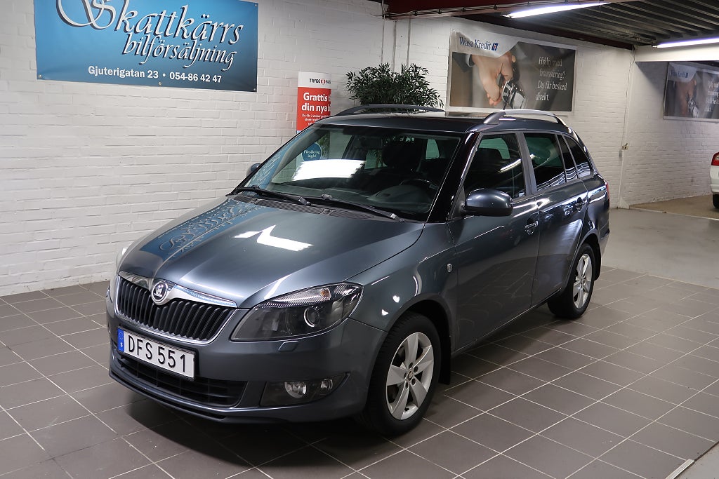 Skoda Fabia Kombi 1.2 TSI Ambition Nybesiktad & Nyservad 1 Ägare