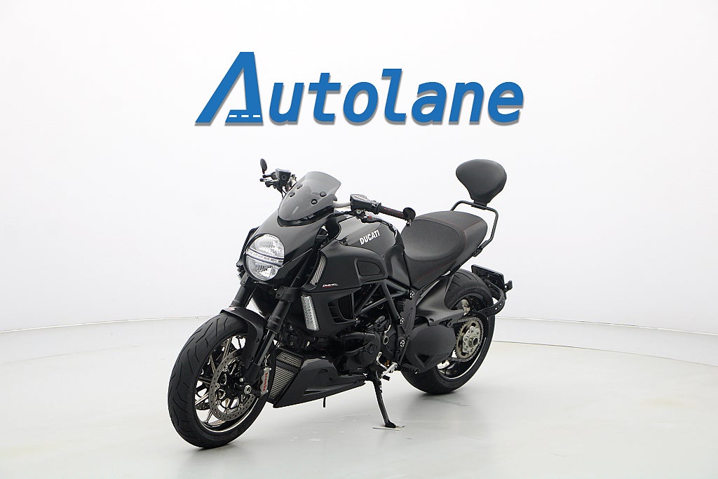Ducati Diavel Carbon* SC-project *Sommarkampanj 4,99%