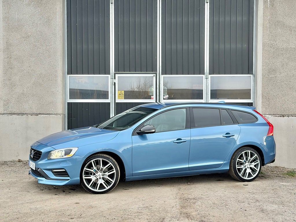 Volvo V60 D3 R-Design Drag Värmare VOC Cockpit Skinn Automat 