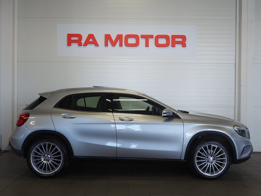 Mercedes-Benz GLA 200 156hk Urban Line |Dragkrok| Panorama|Backkamera| 2016