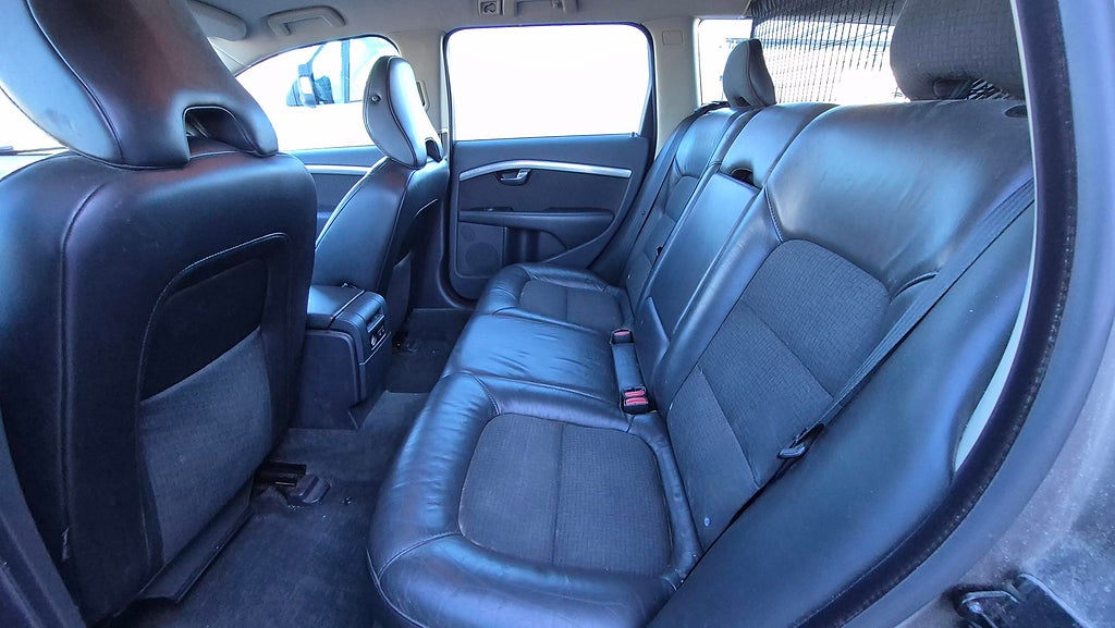 VOLVO V70 2.0 ETHANOL 146CH MOMENTUM