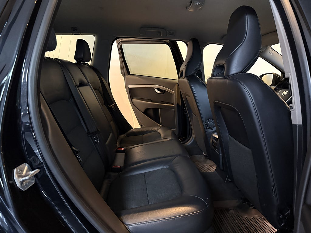 Volvo V70 D2 Geartronic MOMENTUM DRAGKROK FULLSERVAD RATTVÄRME