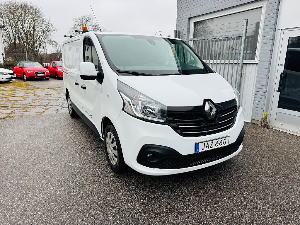 Renault trafic 1.6 DCI 120HK SKÅP / DRAG / VÄRMARE