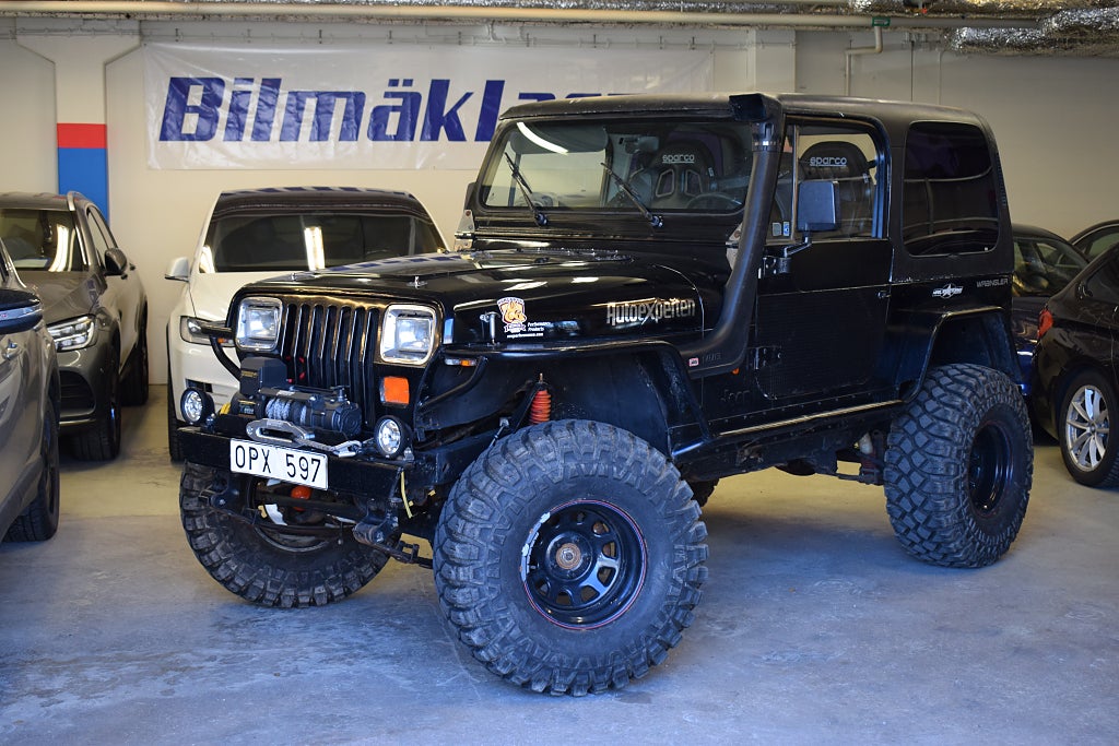 Jeep Wrangler 4.0 4WD OFFROADBYGGD/ DRAGKROK/ SKATTEBEFRIAD