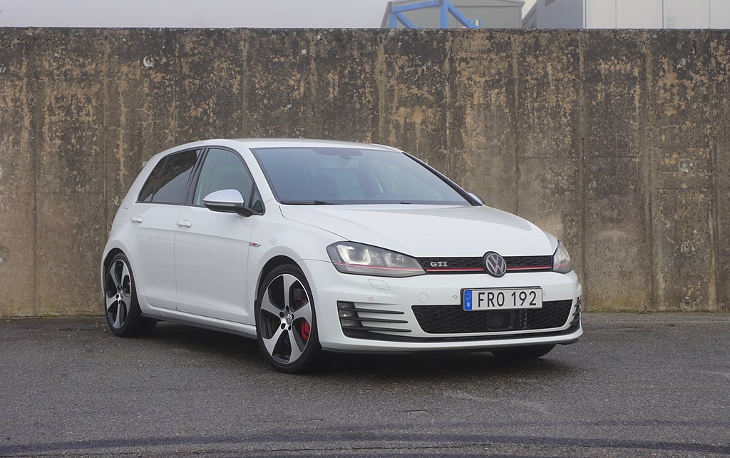 Volkswagen Golf  GTI Performance 2.0 TSI 300hk Steg 1