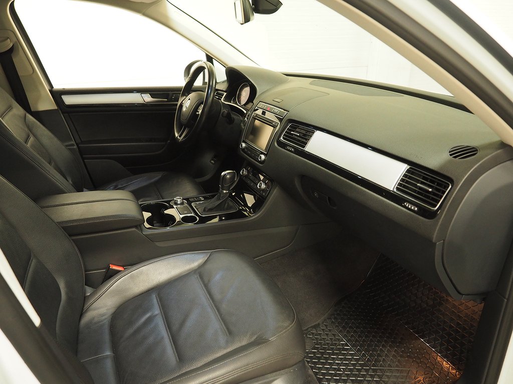 Volkswagen Touareg 3.0 V6 TDI  4Motion Aut Drag, D-värmare 2015