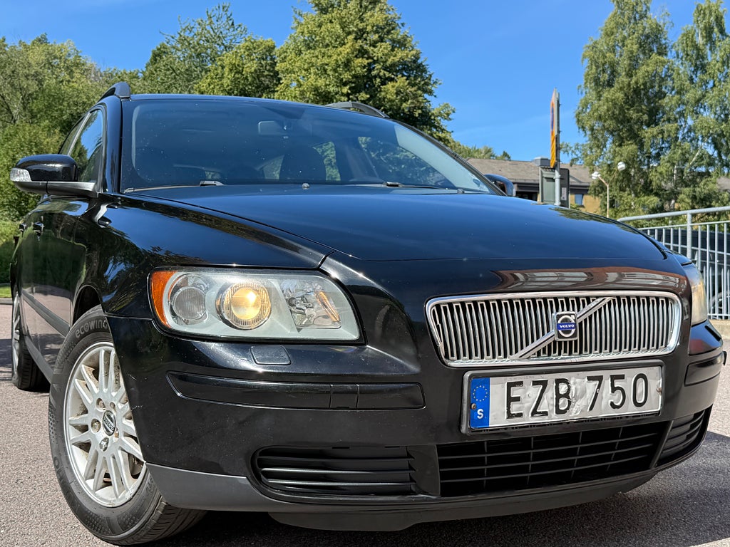 Volvo V50 1.8 Bensin 125HK M-Värm Nybesiktigad 