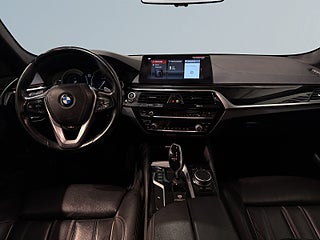 BMW 520d xDrive Touring Drag Kamera Skinn Dvärm S/V-hjul – bild 8