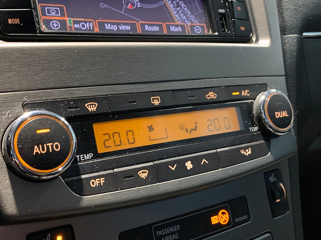 Toyota Avensis 2.0 Multidrive S Business | Drag | Kamera | Navi 2010