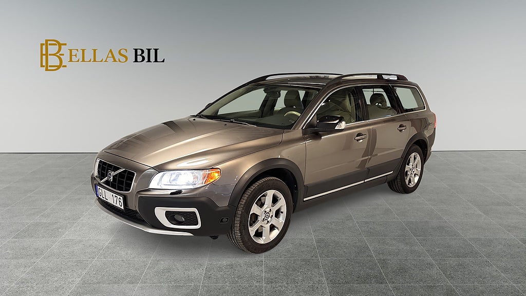Volvo XC70 D5 AWD 185HK SUMMUM D-VÄRM DRAG P-SENS SKINN ELSTOL