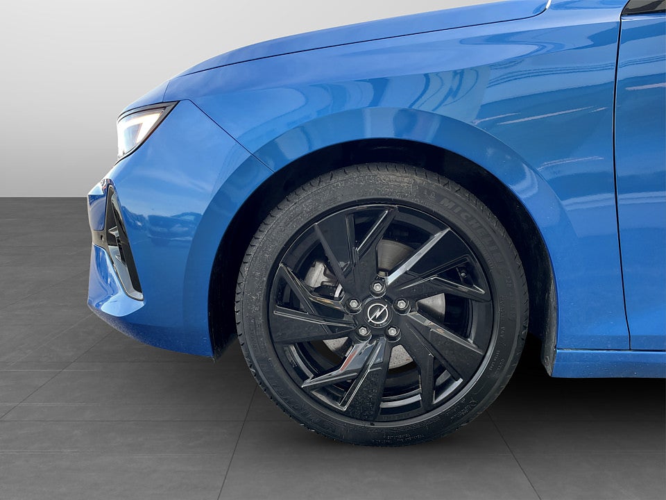 Bild på Opel Astra GS ST 1.2 PT 130hk Aut - RATTVÄRME