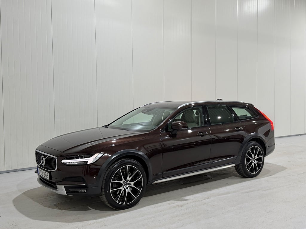 Volvo V90 Cross Country