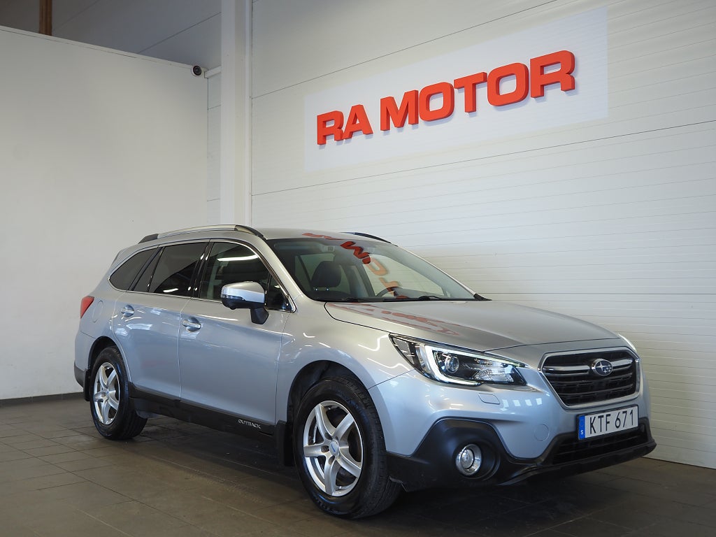 Subaru Outback 2.5 4WD Lineartronic 175hk Drag Skinn B-Kamera M-Värm