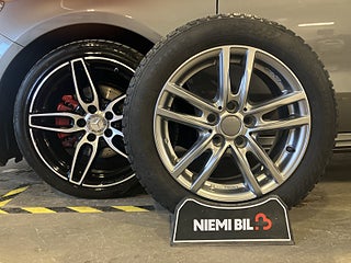 Mercedes-Benz A 180 d 7G-DCT AMG Line Kamera Skinn SoV-hjul – bild 18