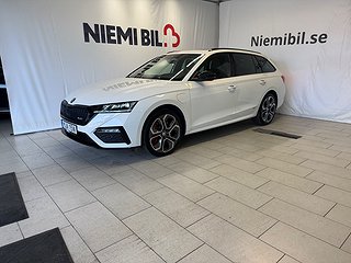Skoda Octavia Kombi RS iV PLUG-IN/Drag/Kamera/Mvärm/Pano/S&V