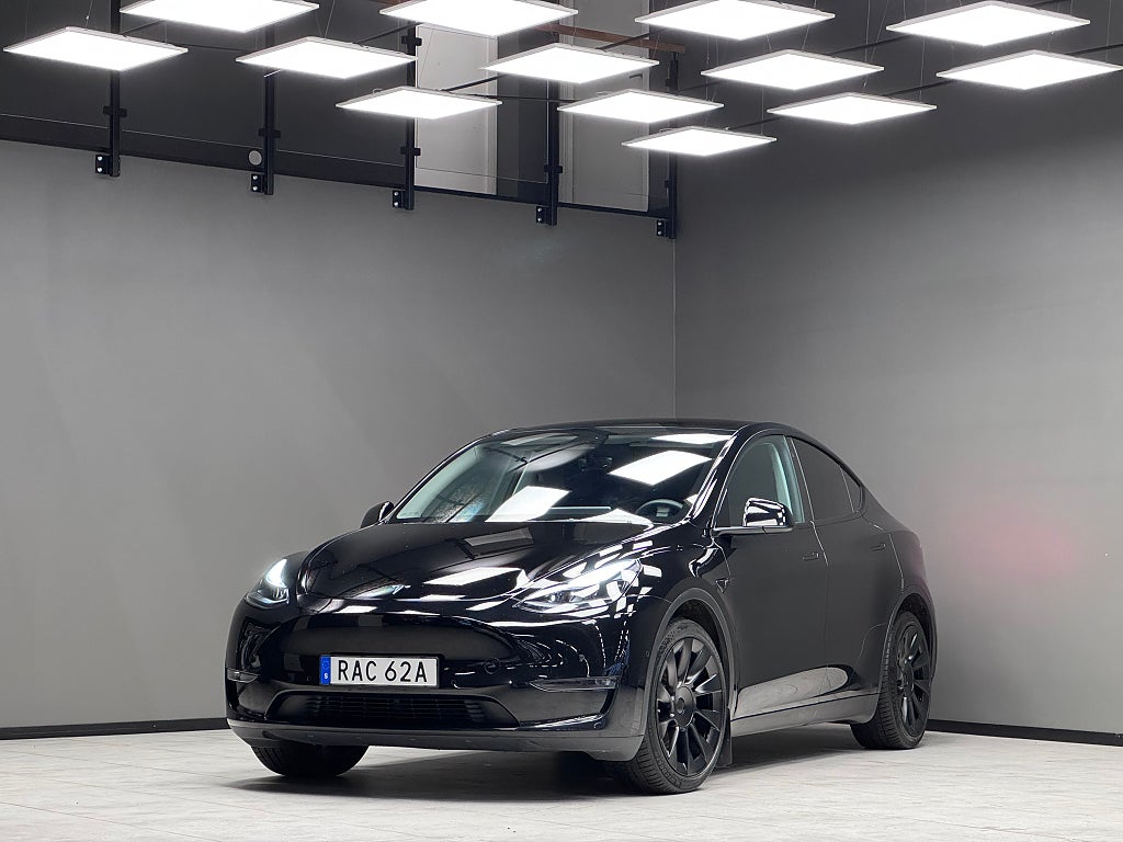 Tesla Model Y Long Range AWD / Pano / Värmare / Adaptiv Farthållare