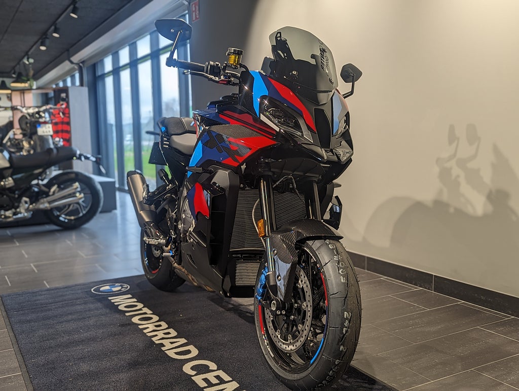 BMW M1000XR/Boka din 2026:a idag!