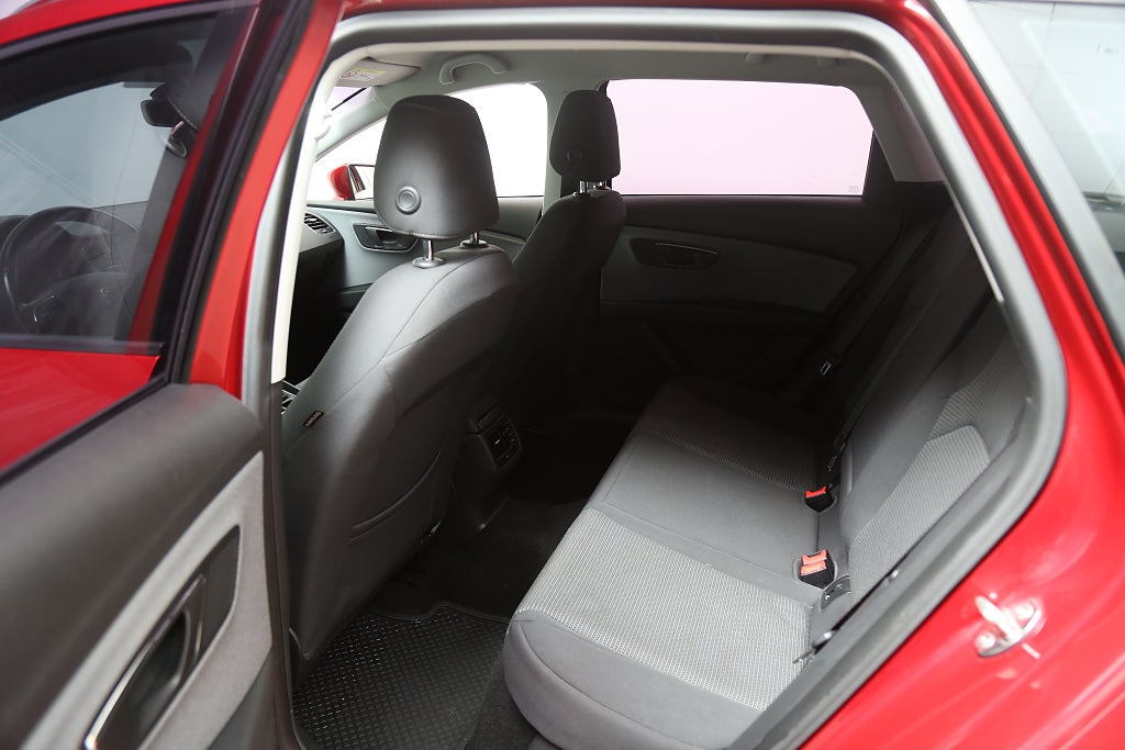 Seat Leon ST 1,6 TDI 115hk Style Kombi Motorv Dragkrok 2019