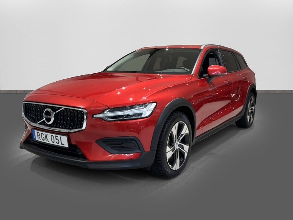 Volvo V60 Cross Country B4 AWD Momentum, Dragkrok, V-Hjul