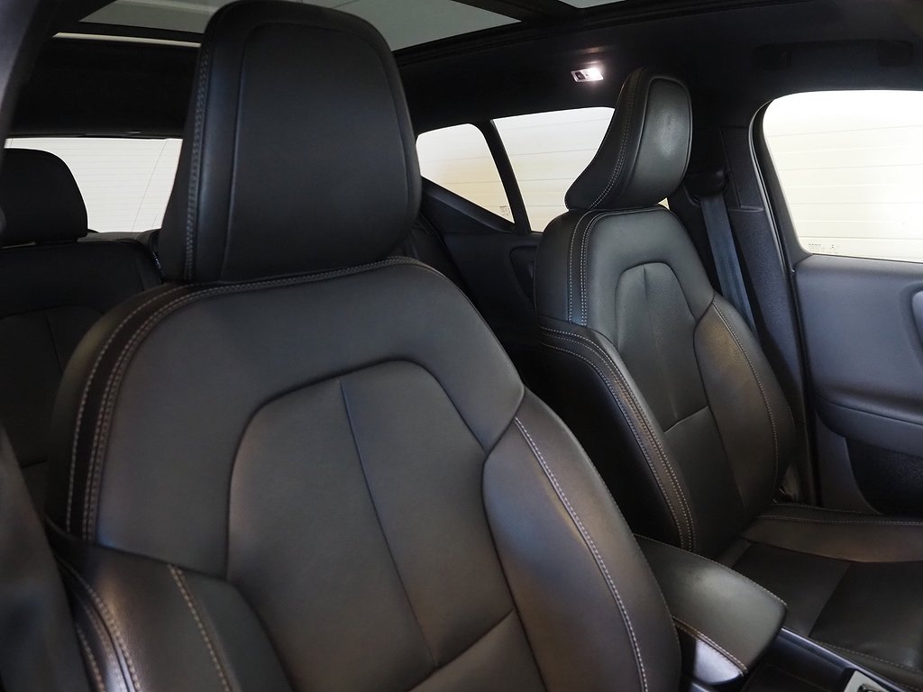Volvo XC40 Recharge T5 262hk R-Design |Pano|Navi|Kamera| 2021