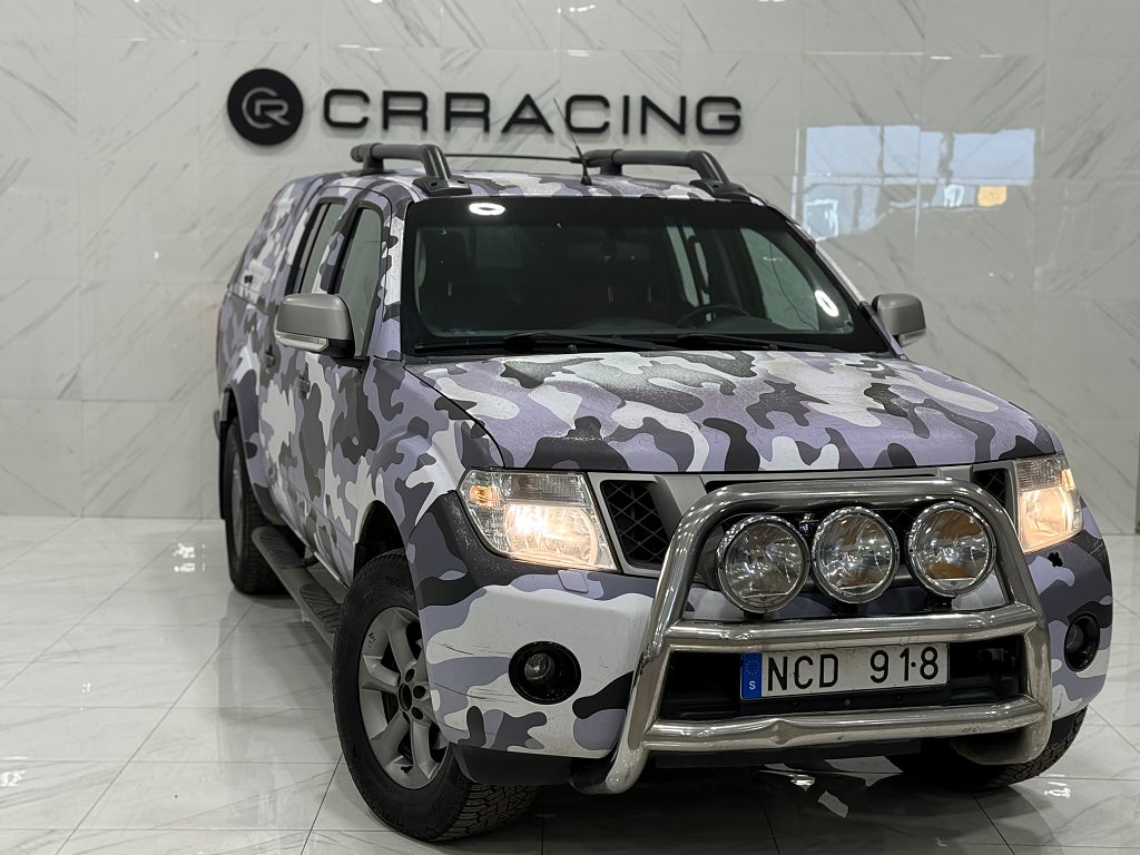 Nissan Navara Dubbelhytt 2.5 dCi 4x4 |Nybesiktad|Carplayskärm|