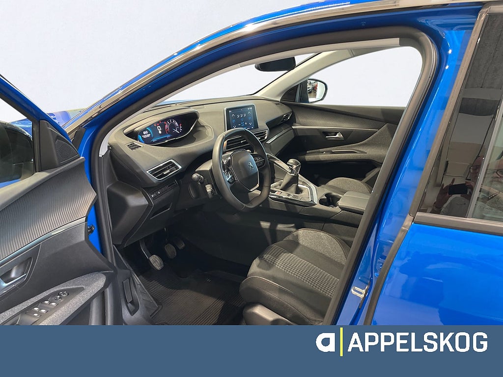 Peugeot 3008 Active Puretech 130 hk |RÄNTA 3,99%|V-HJUL INGÅR| thumbnail