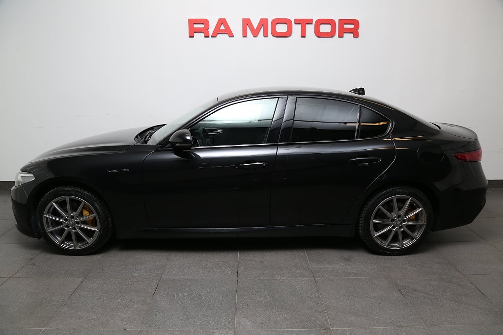 Alfa Romeo Giulia 2,0 Turbo 16V 280hk Q4 Veloce Drag Carplay B-Kamera 2018