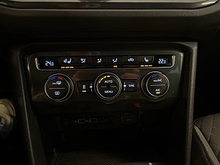 Volkswagen Tiguan 2.0 TSI 4Motion R-Line Kamera/Värmare/SoV-Däck/Drag