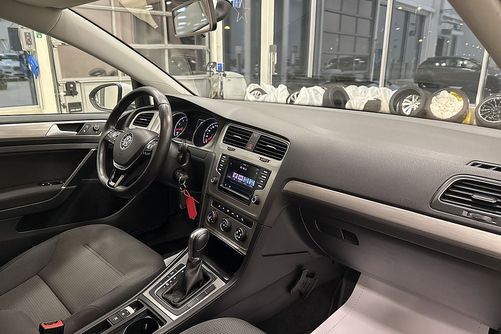 Volkswagen Golf Sportscombi 1.2 TSI Automat Kamera (SÅLD)