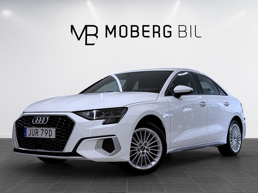 Audi A3 Sedan 35 TFSI 150hk CarPlay B-Kamera Sportstolar