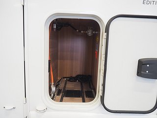 Husbil-halvintegrerad Weinsberg Carasuite 700 ME | 6 av 31