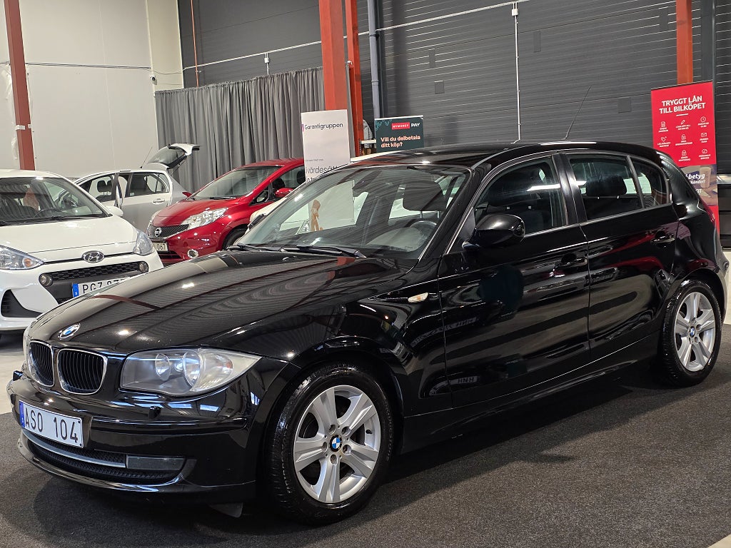 BMW 118d 5-dörrars Comfort Euro 5 PDC 1 brukare LCI 6 växlad