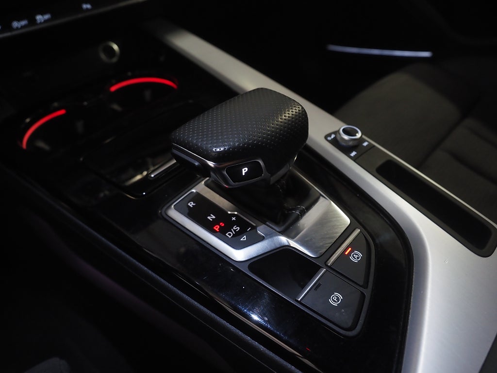 Audi A4 Avant 40 TDI 204hk Q Competition Plus | Se utrustning | 2023
