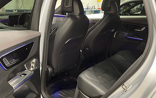 SUV Mercedes-Benz EQE 4 av 6