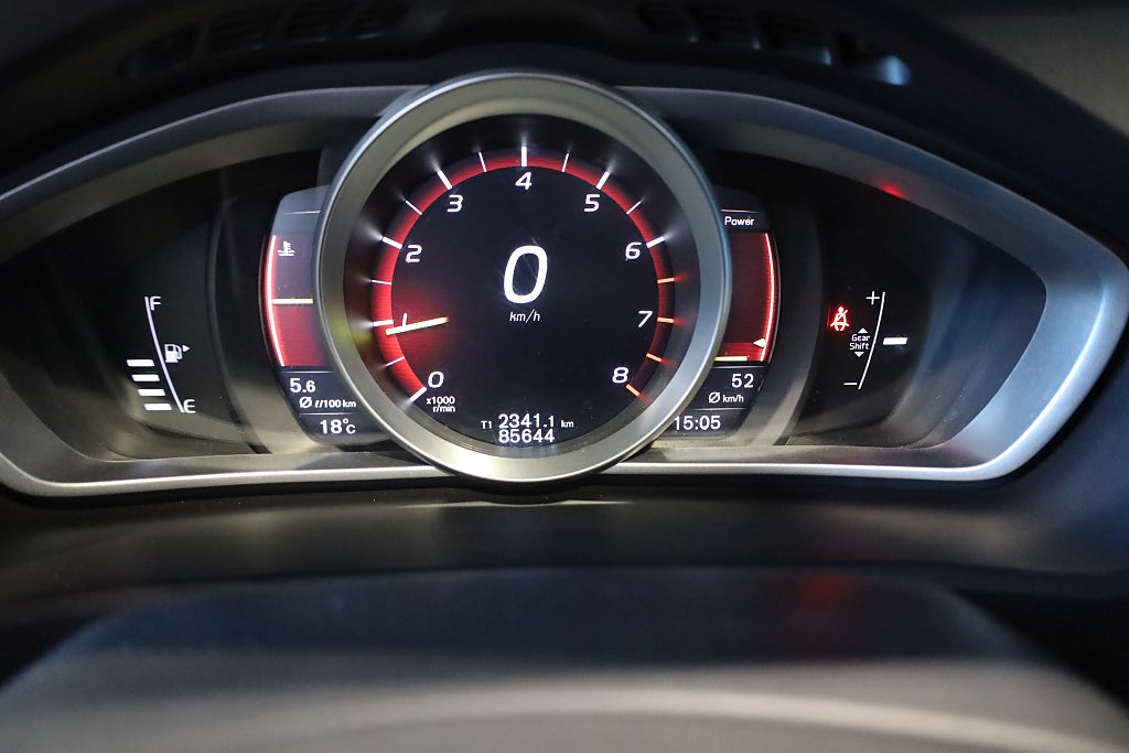 Volvo V40 T3 Momentum Värmare Navi PDC Blåtand 2018