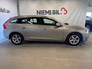 Volvo V60 D4 AWD Geartronic Momentum S&V-däck/Dvärm/Drag/GPS