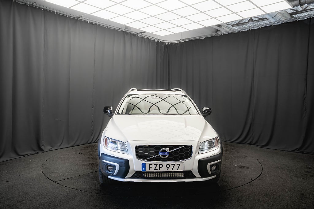 Volvo XC70 D4 AWD SUMMUM PANO H/K LÄDER DRAG D-VÄRM 2-ÄGARE 181hk