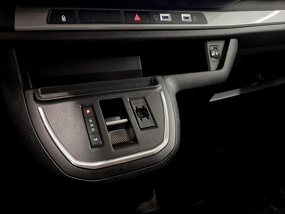 Bild på Opel Vivaro Business 2.0 BHDi 145hk Aut L3 B-KAMERA CARPLAY