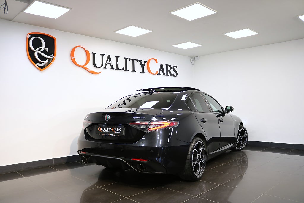 Alfa Romeo Giulia 2023 - miniatyr 3