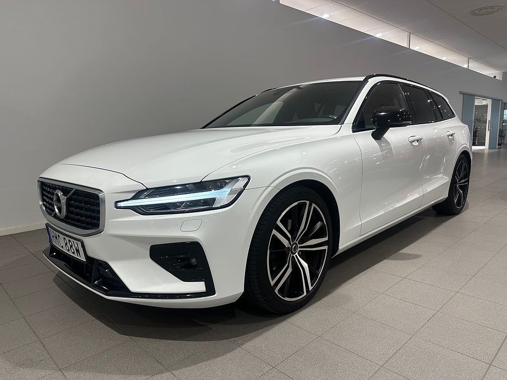 Volvo V60 D3 R-Design / Navigation / Backkamera / Sensorer /